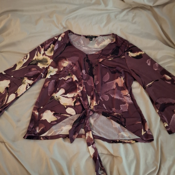 Zac & Rachel Burgandy And Yellow Flutter Sleeve Tie Front Blouse - Picture 3 of 8
